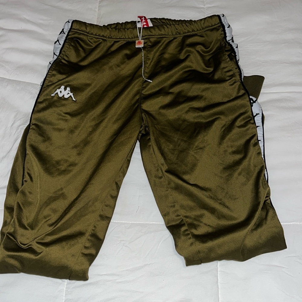 Kappa olive green track pants size small. NWOT! Drawstring and pockets.